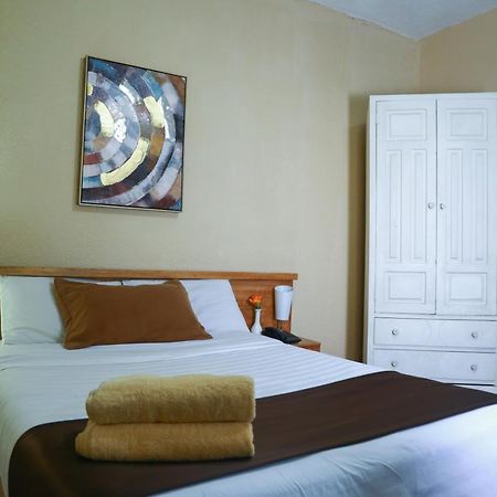 Hostal Loro Verde Quito Ngoại thất bức ảnh