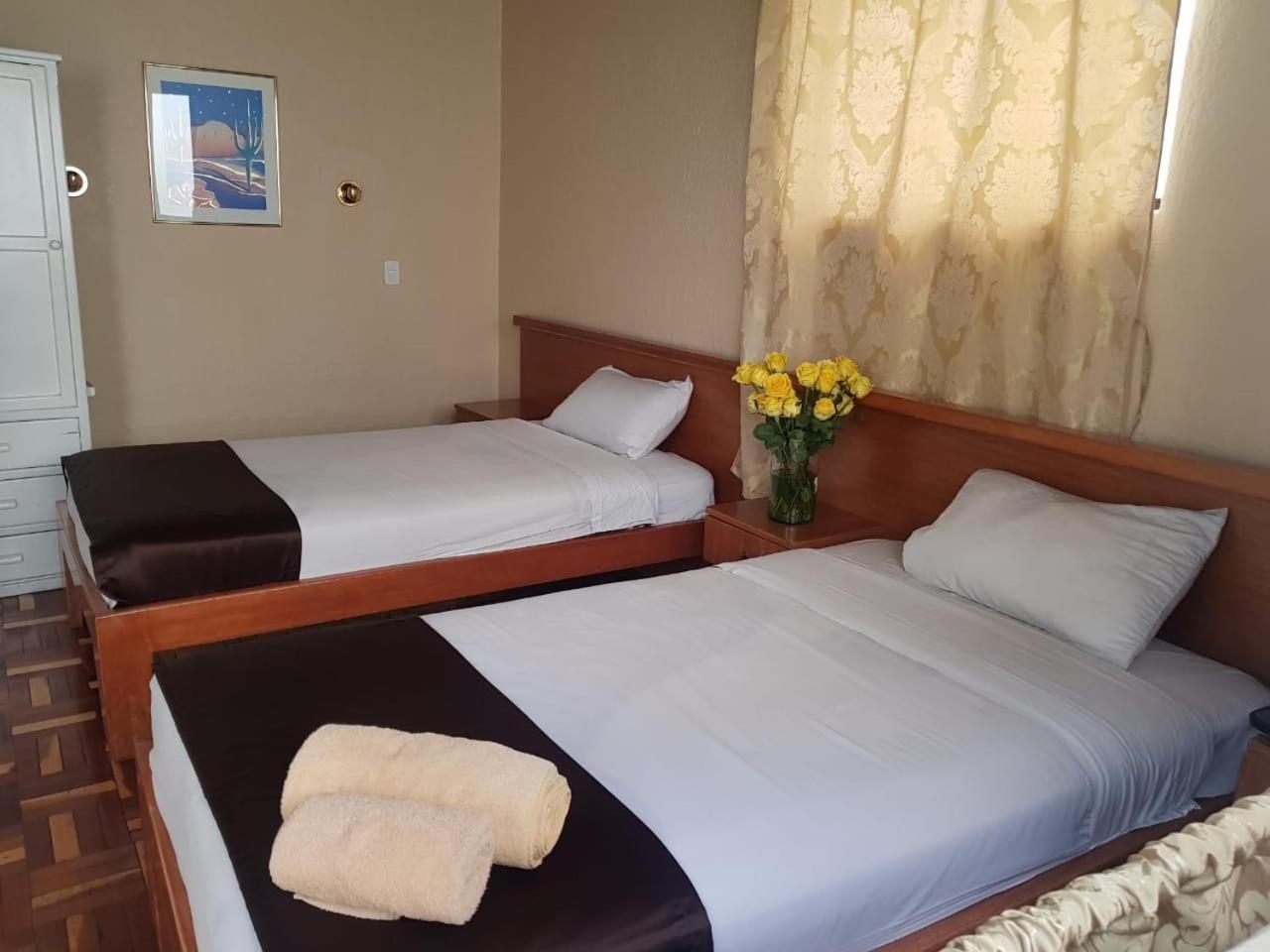 Hostal Loro Verde Quito Ngoại thất bức ảnh