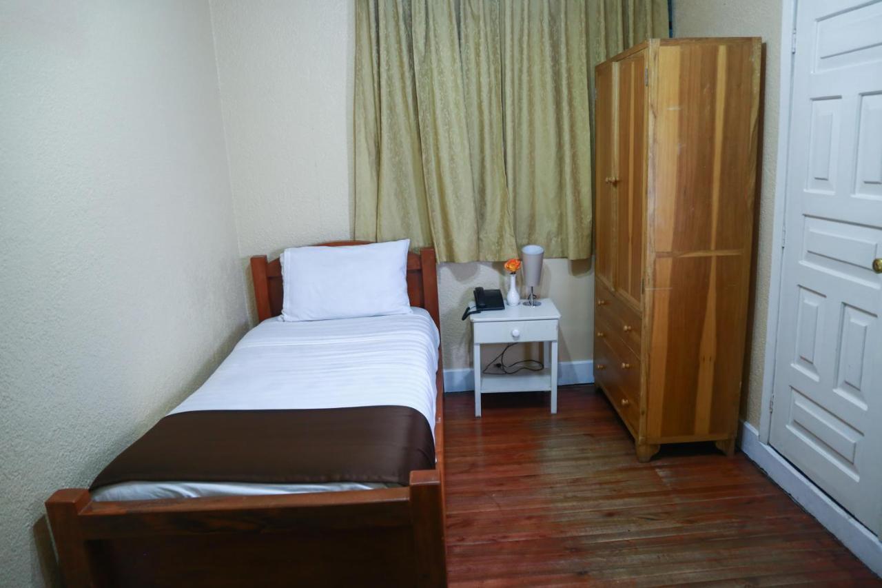 Hostal Loro Verde Quito Ngoại thất bức ảnh