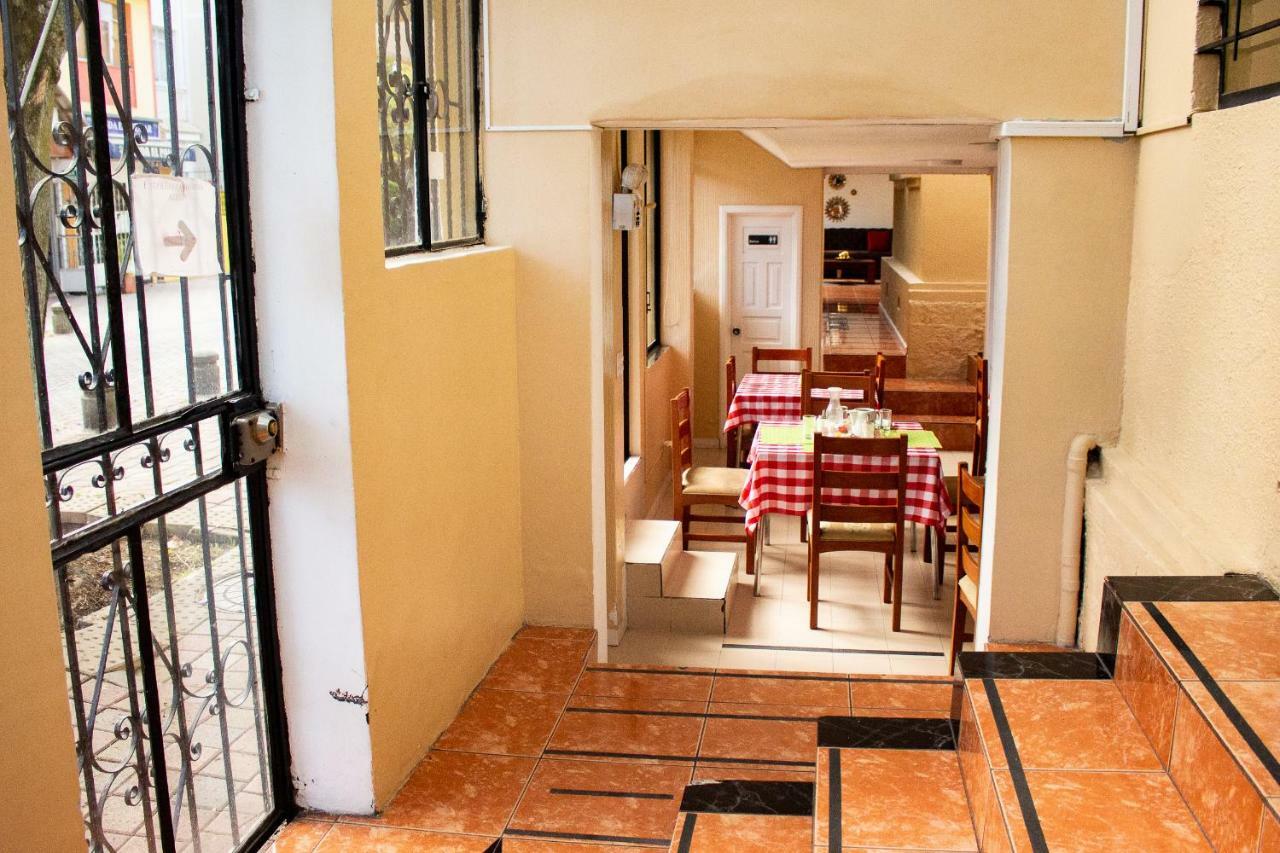 Hostal Loro Verde Quito Ngoại thất bức ảnh